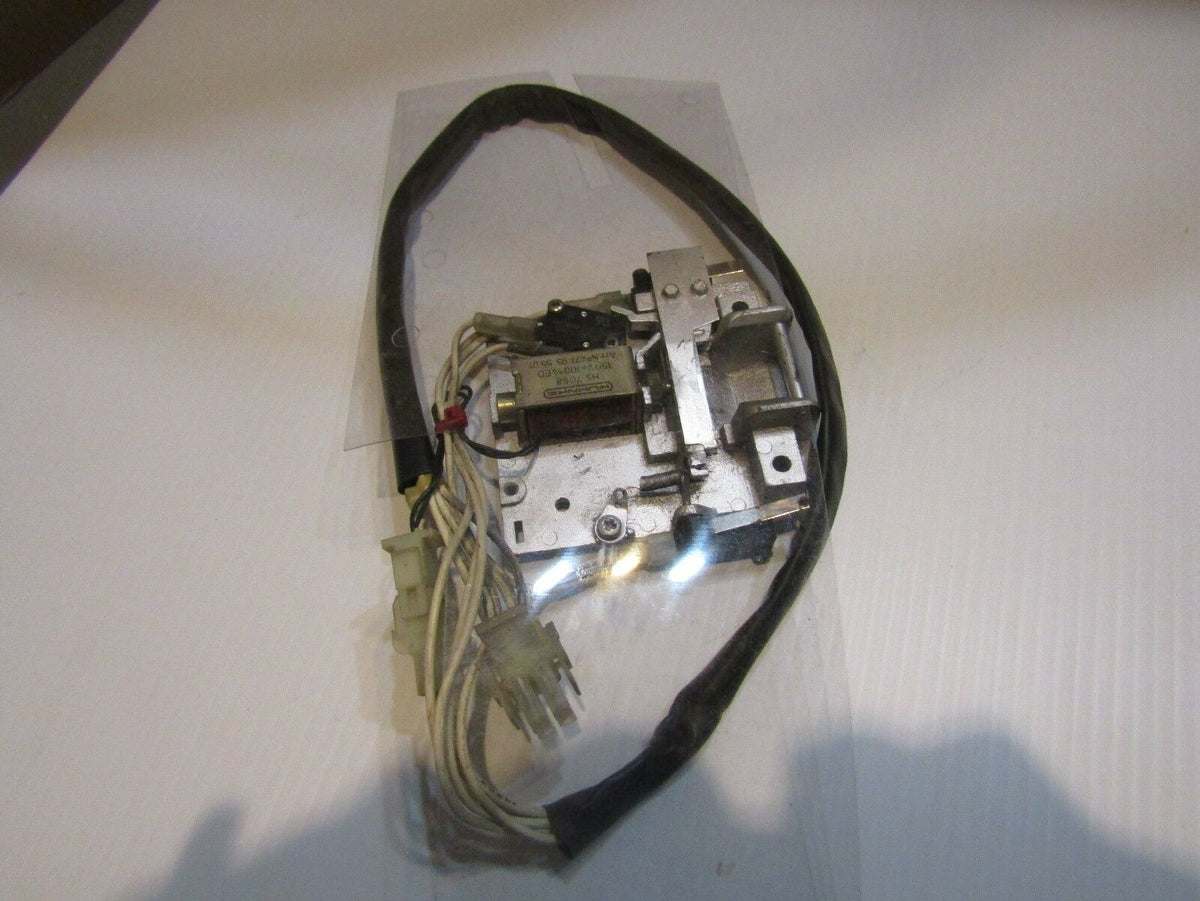 Used W74/W124 / W184/W244 Door Lock Unit Wire Harness Direct